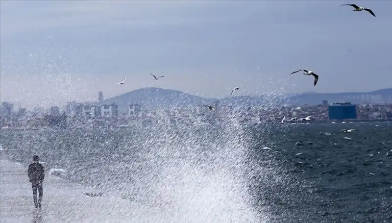 Marmara ve Ege'de Kuvvetli Rüzgarla Gelen Tehlike!