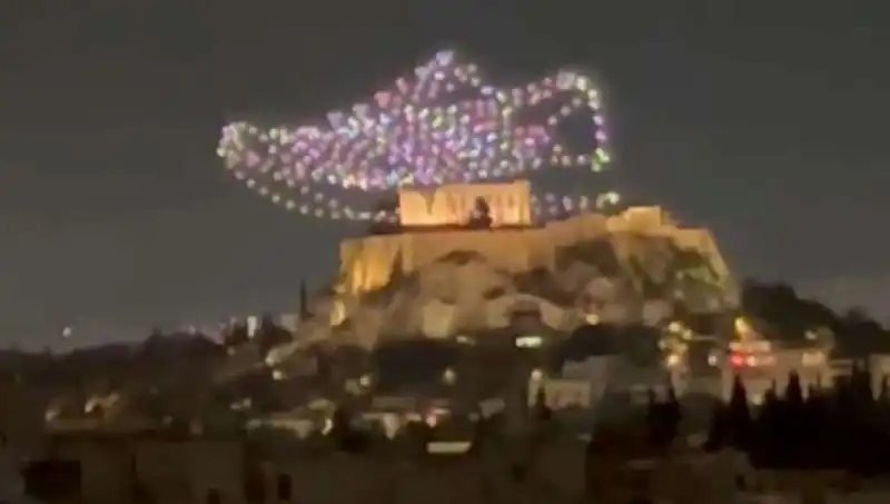 Akropolis’te Drone ile Reklam Uygulaması, Yeni Bir Soruşturma Sürecini Başlattı