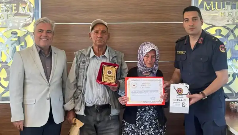 Hayatını Paylaştıkları Evi Jandarmaya Bağışladılar: Duygulandıran Bir Hikaye