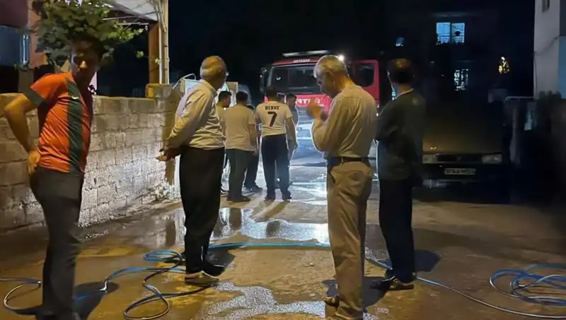 Park Halindeki Araçta Yangın! Tüm Olay Yerinde Neler Oldu?