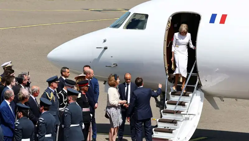 Eşi Brigitte Macron’un Elini Bırakma Anı: Arkasındaki Gizemli Sebepler