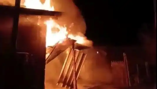 Karabük'te Yangın Felaketi: İki Ev Küle Döndü!