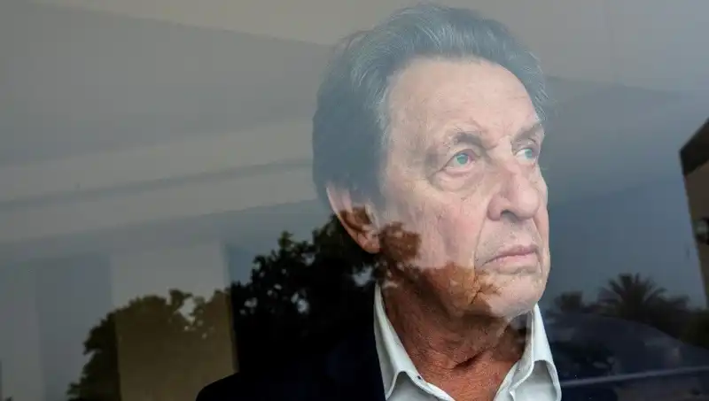 Elon Musk’ın Babasından Şok Edici İtiraflar: Cinayetler ve Büyücülük Davası