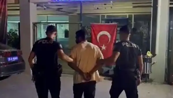 18 Yıl 9 Ay Hapis Cezasıyla Aranan Firari İzmir'de Ele Geçirildi