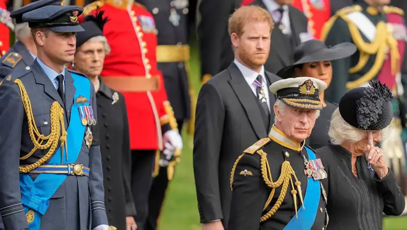 Prens Harry ve Kral Charles Arasındaki İletişim Krizi Derinleşiyor
