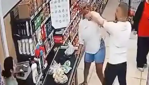 Market Kasa Sırasında Yaşanan Şok Olay: Çocuk Önünde Kadına Saldırı!