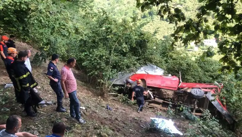 Fındık İşçilerini Taşıyan Araç Şarampole Yuvarlandı: Trajik Kaza Sonrası Olayın Detayları