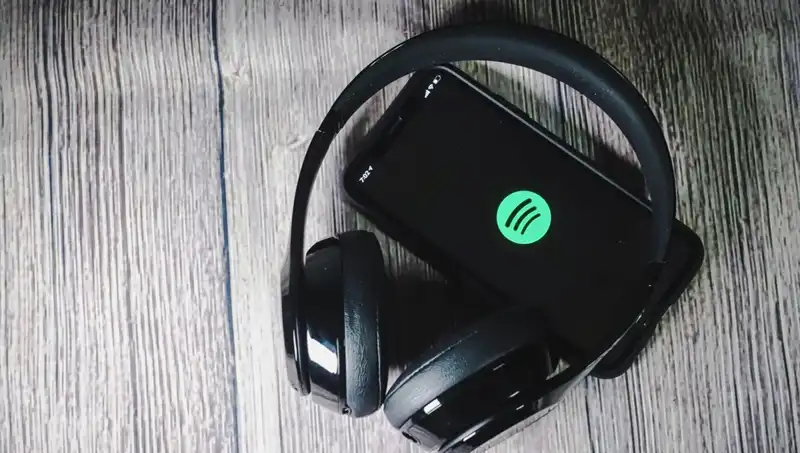 Yapay Zeka Tehlikesi: Spotify, Ölü Sanatçıların Sesini Yeniden Canlandırıyor