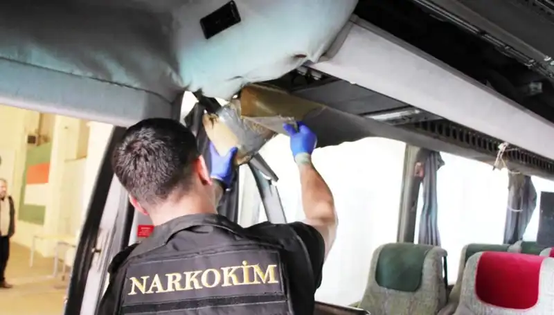 Sınır Kontrolünde Şok! 77 Kilo Uyuşturucu Ele Geçirildi