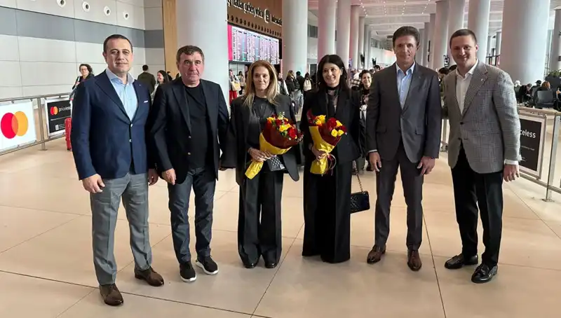 Hagi ve Popescu İstanbul’da: Futbolseverler İçin Unutulmaz Buluşma