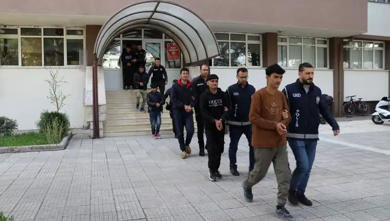 Edirne ve Kırklareli’nde Kaçak Göçmen Operasyonu: 150’yi Aşkın Göçmen Kurtarıldı