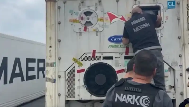 Mersin’de Uyuşturucu Operasyonu: Çok Sayıda Gözaltı ve Ele Geçirilen Malzemeler