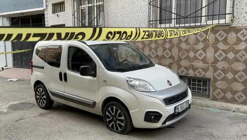 Bursa'da Silahlı Saldırı: Bir Kişi Yaralandı, Olay Yeri Kalabalık!
