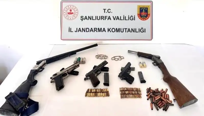 Şanlıurfa'da Ruhsatsız Silah Operasyonu: Emniyet Ekipleri Üç Kişiyi Tutukladı