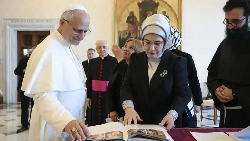 Emine Erdoğan ve Papa Leo, Gazze Üzerine Tarihi Buluşma Gerçekleştirdi