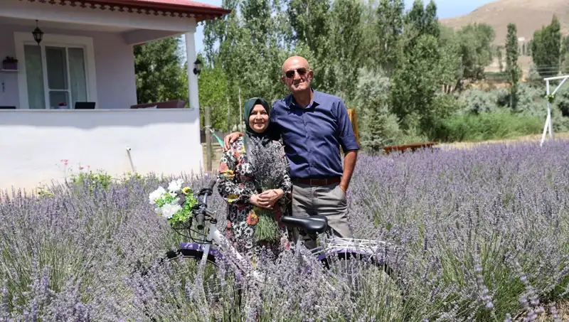 Astım Hastası Eşine Destek Olmak İçin Yeni Bir Yaşama Geçen Adam