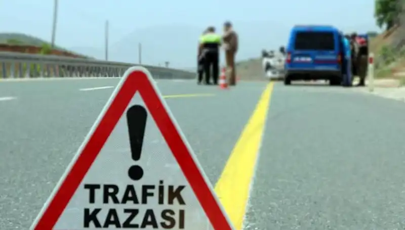 Otomobil ve Hafif Ticari Araç Çarpıştı: 6 Kişinin Hayatını Kaybetmesi Şok Etkisi Yarattı
