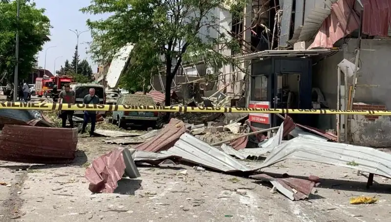 Gaziantep'te Fabrika Patladı: Yaralı Sayısı Artıyor, Olayın Nedeni Araştırılıyor
