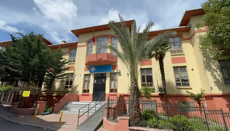 Depremde Hasar Gören 4 Okul, Riskli Durumdan Dolayı Boşaltıldı