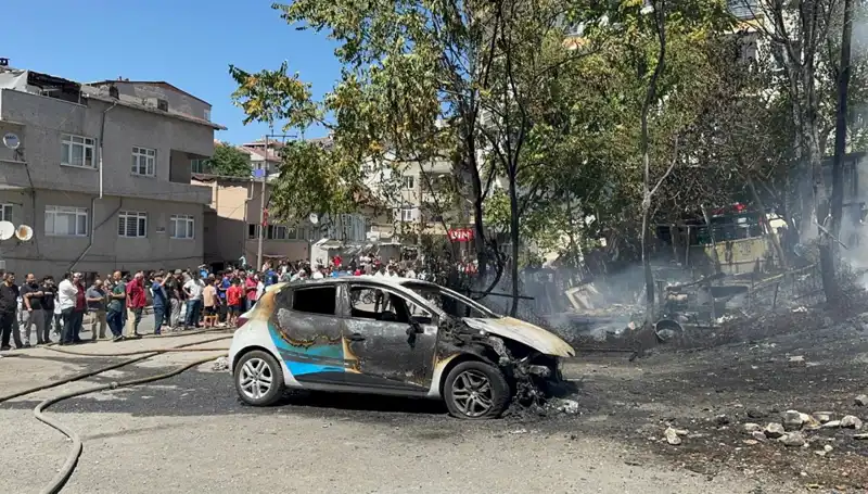Gecekondu Yangını: Alevler İçinde Kalan Araç İhbar Edilmeli!