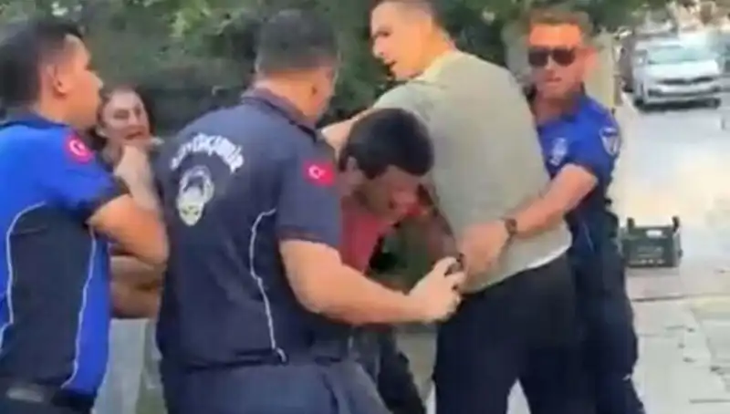 Seyyar Satıcıya Sokak Ortasında Zorbalık: Zabıta Saldırısı ve Tepkiler