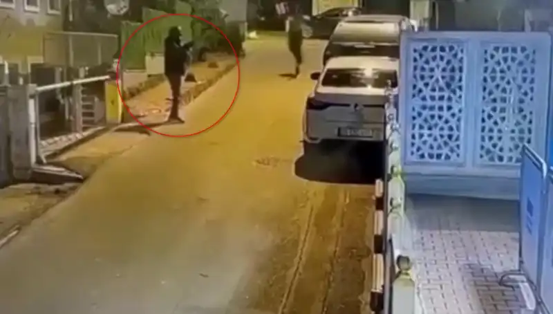 Irak Başkonsolosluğu'na Yeter Artık! Saldırı Anı Kameralara Yansıdı