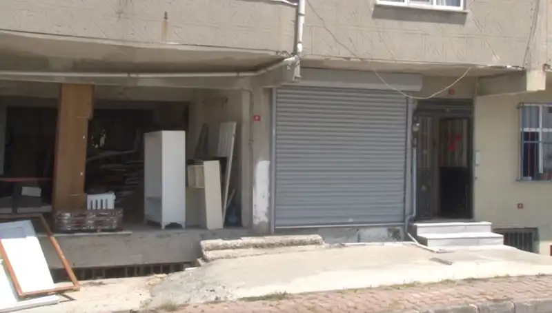Kiracıları Çileden Çıkaran Bina Sahibi: Taşlar ve Çalınan Eşyalar