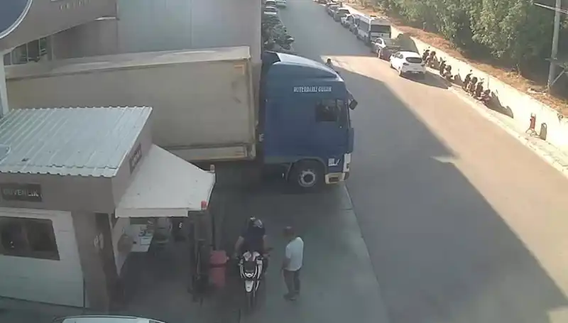 Türkiye'nin Nakliye Şebekesinde Şok Operasyon: Milyonlarca Liralık Ürün Ele Geçirildi