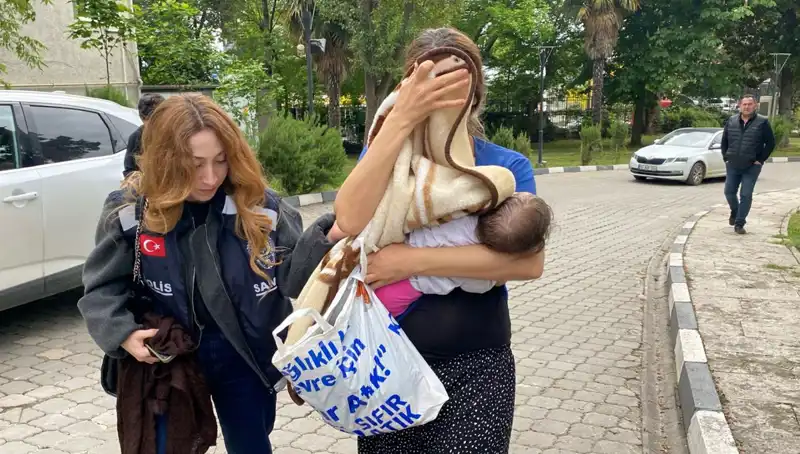 Evlerde Hırsızlık Yapan Kadın Çetenin Lideri Olarak Yakalandı!