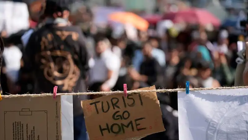 Meksika’da Turist Akınına Rağmen Yerel Halk İsyanda: "Evlerimizde Barınmak İstiyoruz"