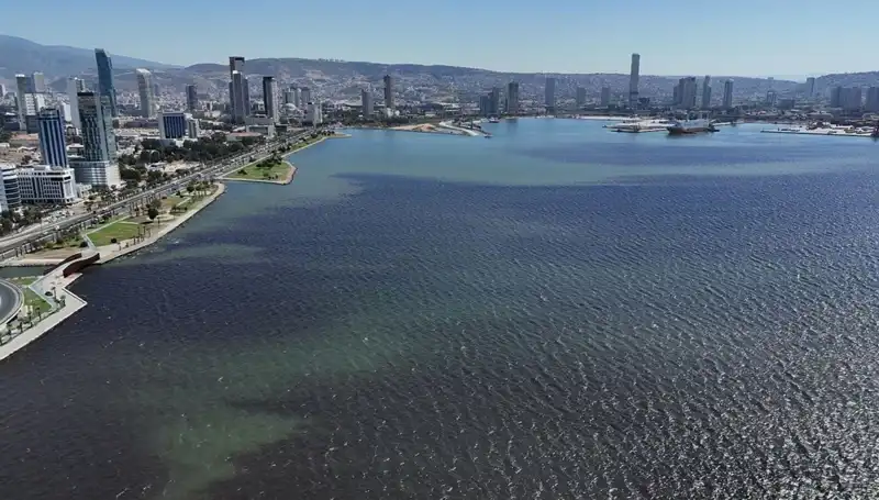 İzmir Körfezi'nde Kötü Koku Sorunu Giderek Yaygınlaşıyor
