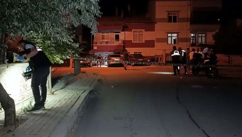 Karaman'da Kanlı Gece: Genç Adam Kız Arkadaşını Bıçakladı
