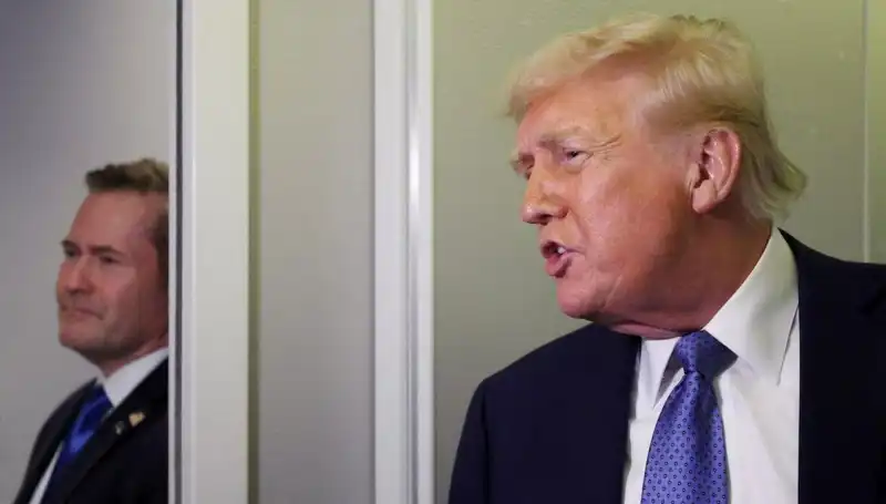 Trump'un Görevden Alma Kararı: Mike Waltz'un Planları Sızdı mı?
