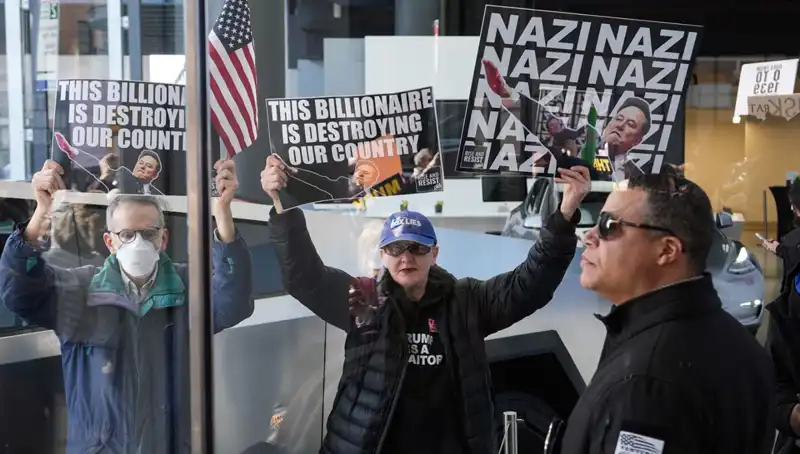 Elon Musk'a Yönelik Protestolar: Trump Dönemi Kontrol Altında Mı?