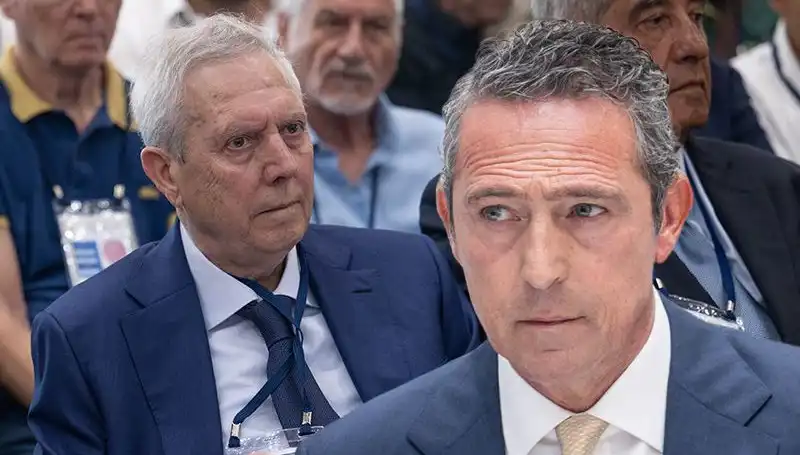 Fenerbahçe Divan Kurulu'nda Gergin Anlar: Aziz Yıldırım Adaylık Açıklaması Yaptı