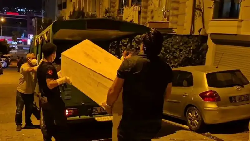 Esenyurt'ta İddialar Üzerine Bir Kadın Ölü Bulundu: Olayın Ardındaki Gizem