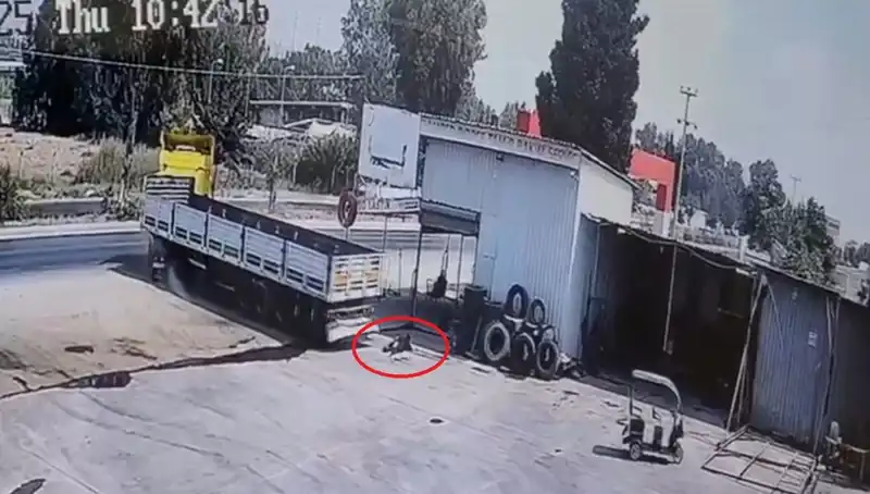 16 Yaşındaki Çocuk İşçinin Feci Ölümü: Hareket Eden TIR'ın Altında Kaldı