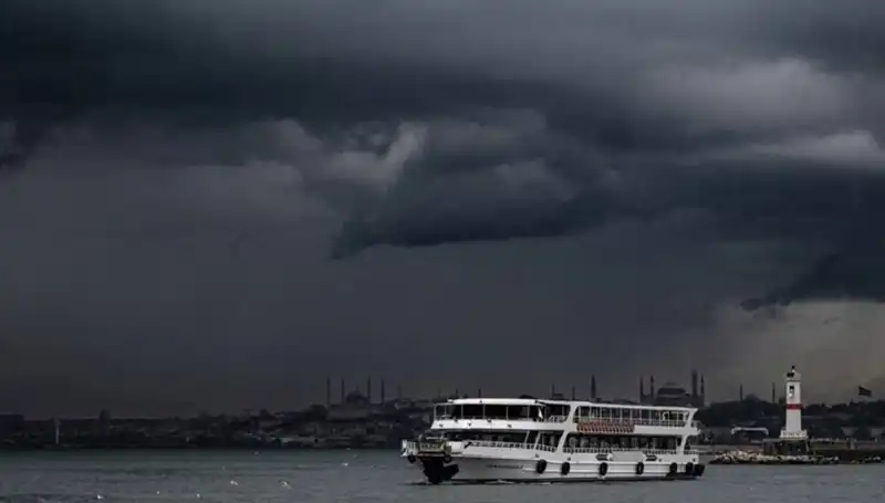 İstanbul'da Sağanak Yağışlar Geliyor: Hava Durumu Uyarıları Artıyor