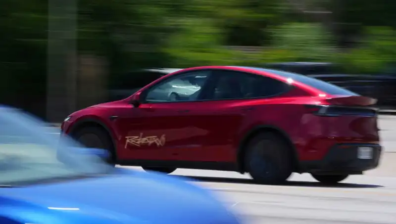 Tesla'nın Robotaxi Projesi Büyük Hayal Kırıklığı: Hız Sınırını Aştı