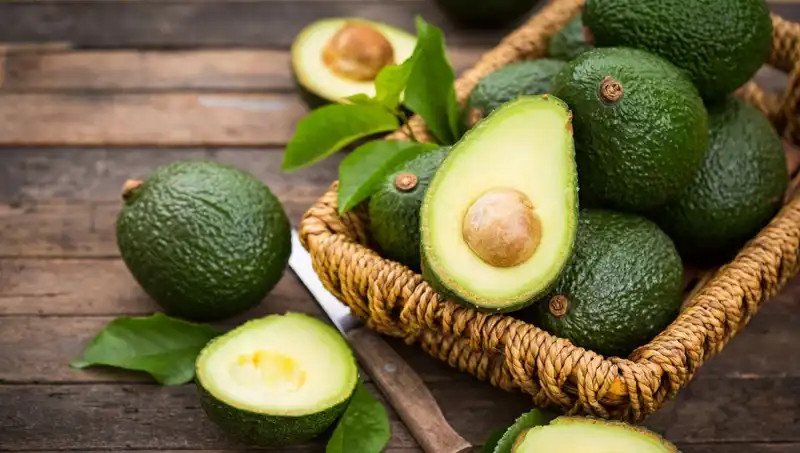 Avokado: Sağlıklı mı Yoksa Zararlı Bir Besin Mi?