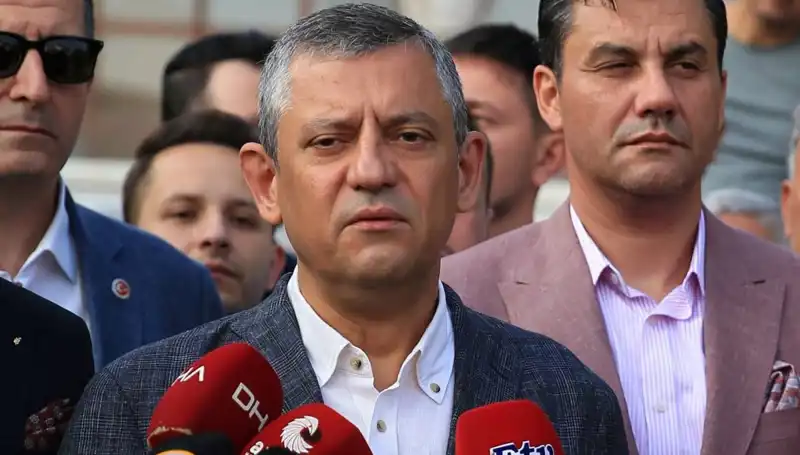 Sandıkları Kaldırmak İsteyenler Kimler? Özgür Özel Çarpıcı Açıklamalarda Bulundu