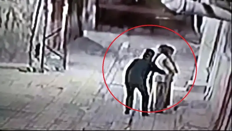Polisler Pazarcı ve Simitçi Kılığına Girdi, Kapkaççılara Darbe Vurdu!