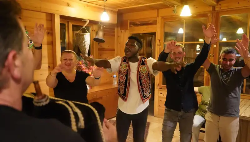 Gana'dan Rizeli'ye Uzanan Hayal Yolculuğu: Tıp Fakültesi Mezunu Oldu