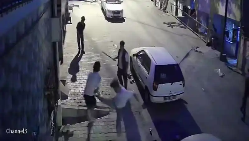 Başakşehir'de Taşlı ve Sopalı Kavga: Sokaklar Kaosa Dönüştü