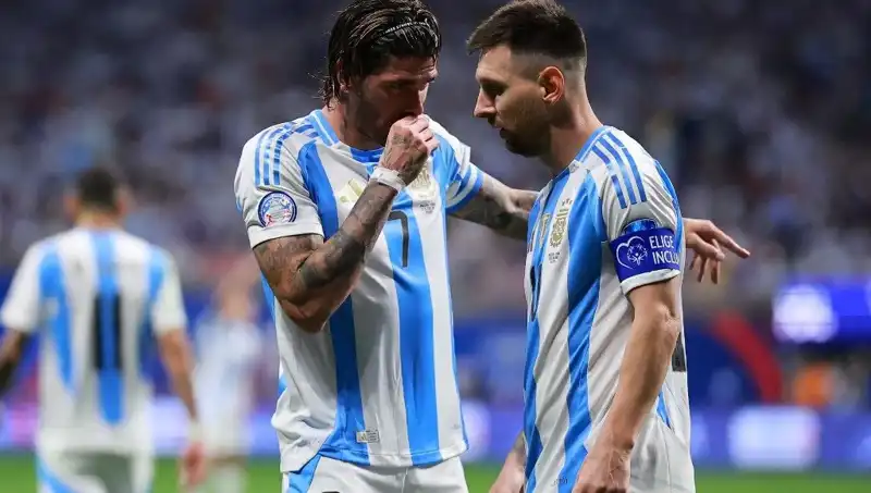 Messi ve De Paul, Futbolda Duygusal Bir Buluşma Gerçekleştirdi
