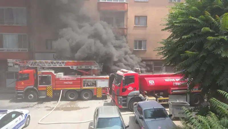 Niğde'deki Beyaz Eşya Deposunda Korkutan Yangın: Sebebi ve Sonuçları Nedir?