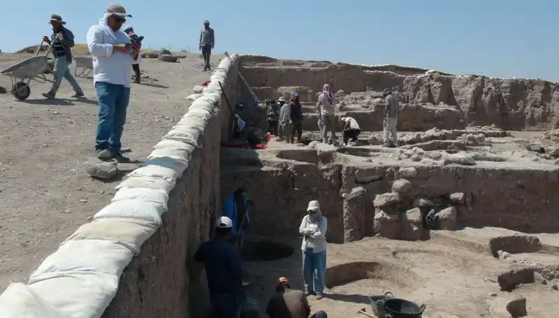 Kilis'teki Oylum Höyük: Yaz Sıcaklarına Rağmen Kazı Çalışmaları Devam Ediyor