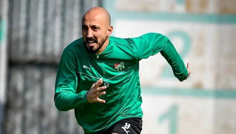 Milli Futbolcunun Yeni Maceraları: 2. Lig'e Geçiş İhtimali