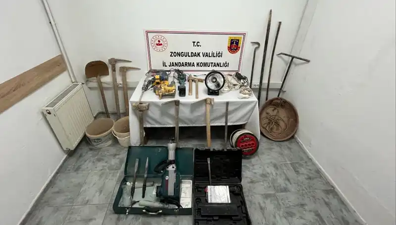 Çaycuma’da Kaçak Kazı Yapan 5 Şahıs Operasyonla Ele Geçirildi