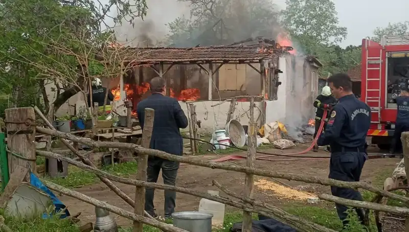 Elektrik Kontağından Yangın Çıktı: Korku Dolu Anlar Yaşandı